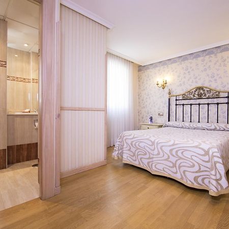 Hotel Julia اراندا دي دويرو المظهر الخارجي الصورة
