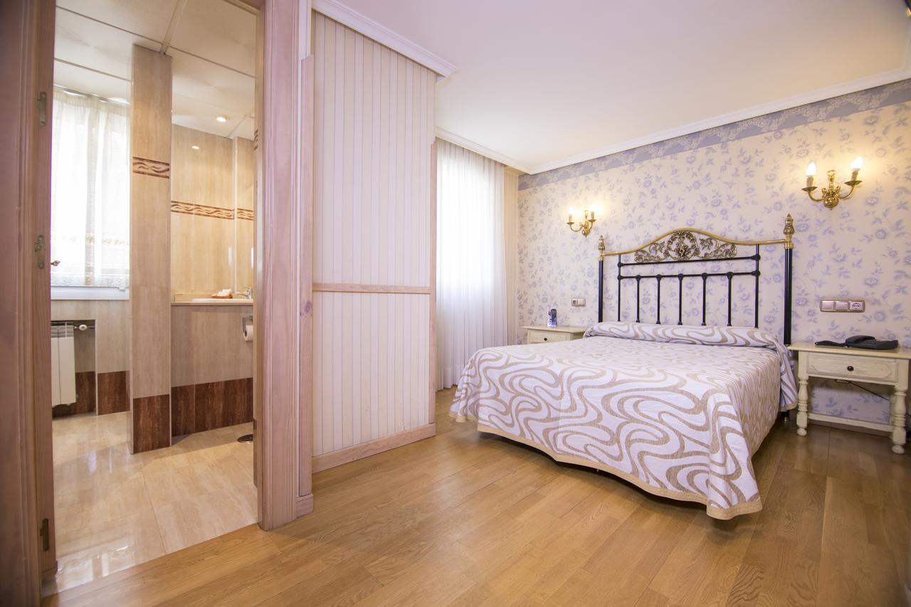Hotel Julia اراندا دي دويرو المظهر الخارجي الصورة