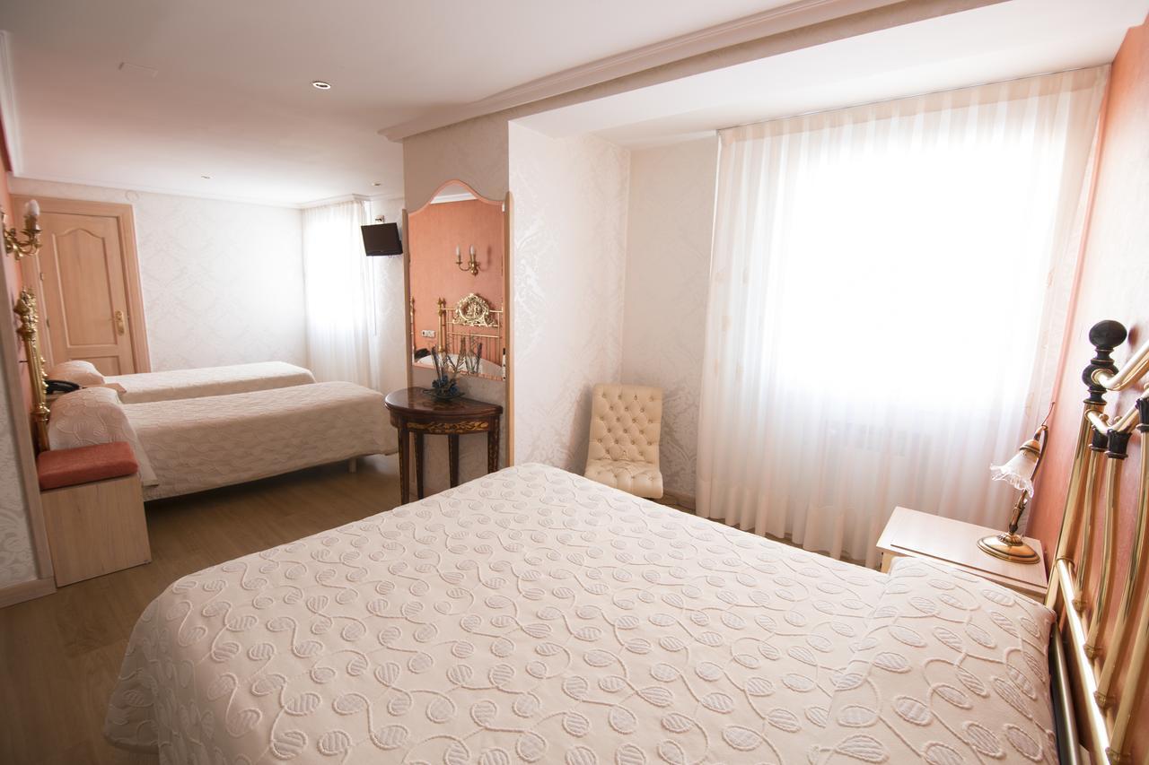 Hotel Julia اراندا دي دويرو المظهر الخارجي الصورة