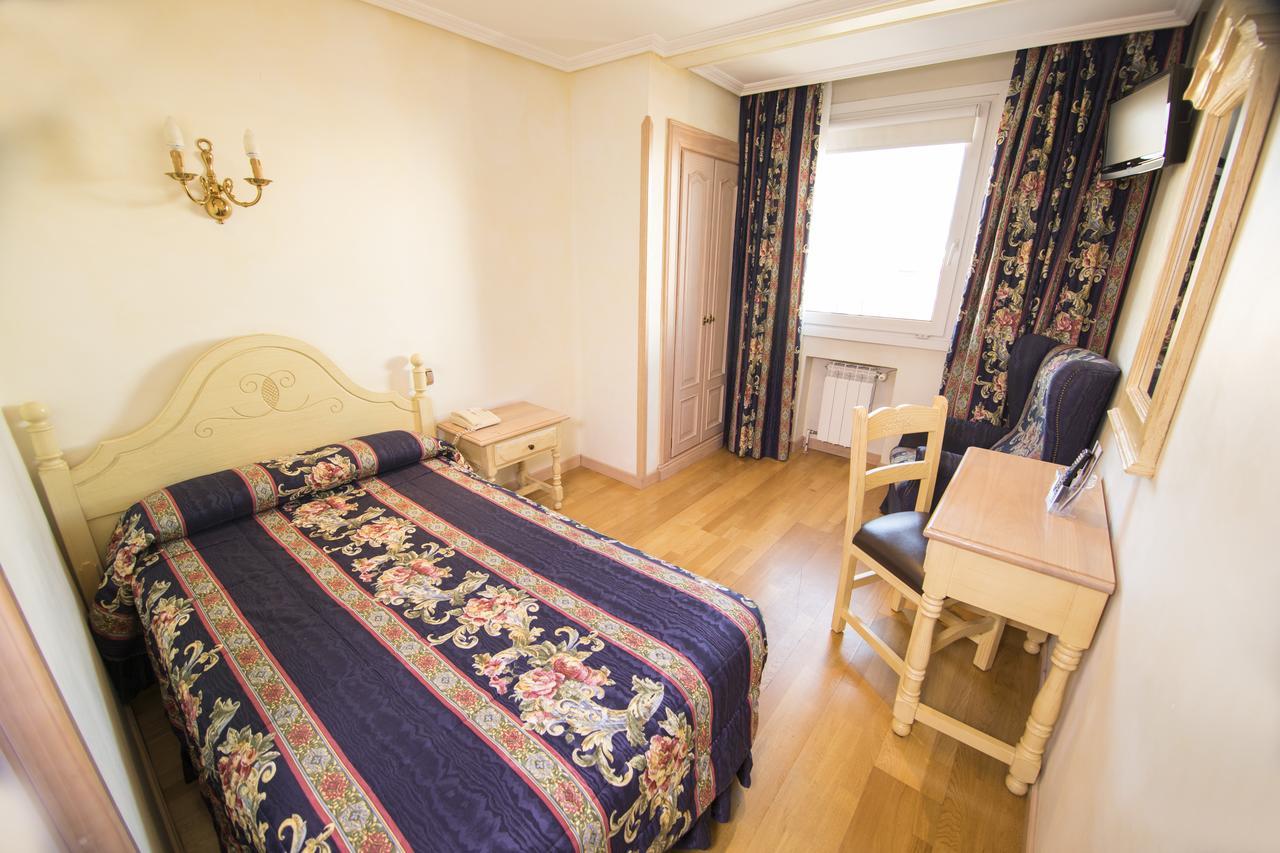 Hotel Julia اراندا دي دويرو المظهر الخارجي الصورة
